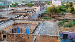 Hotels in Mandāwa