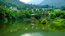 Hotels in Emeishan