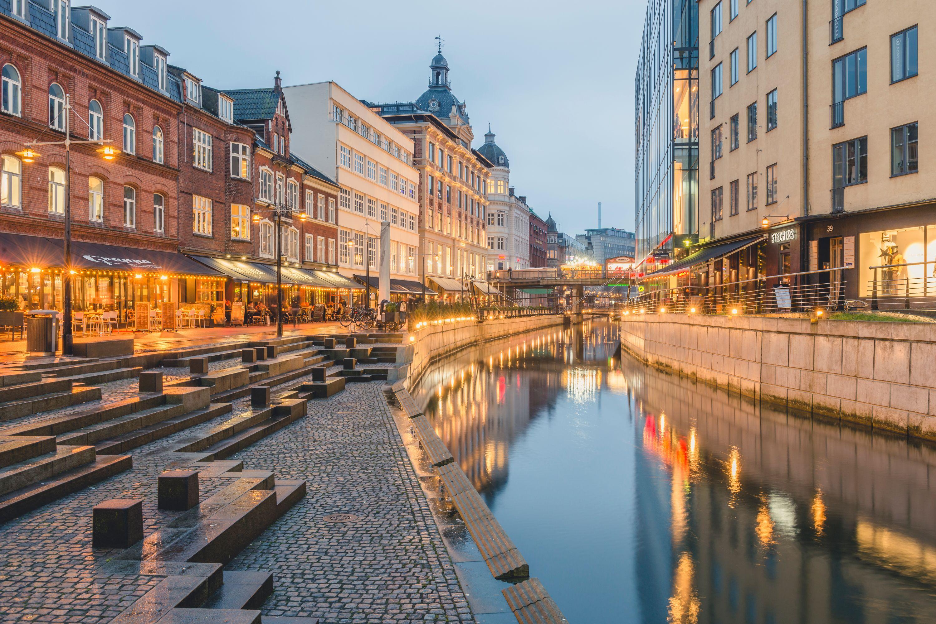 Aarhus (AAR) Flugstatus, Flughafenpläne & mehr KAYAK