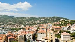 Finde günstige Flüge nach Calvi