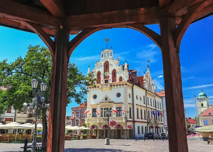 Andrzej Rostek/Shutterstock.com | Marktplatz in Rzeszow 