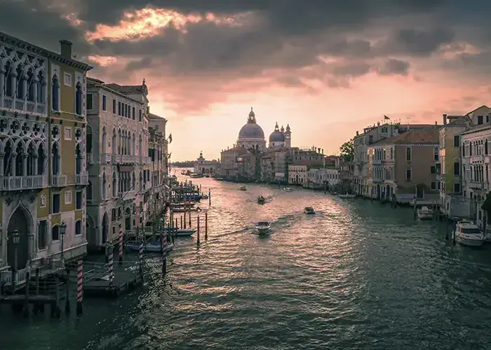 Karsten Würth/unsplash.com | Canal Grande in Venedig 