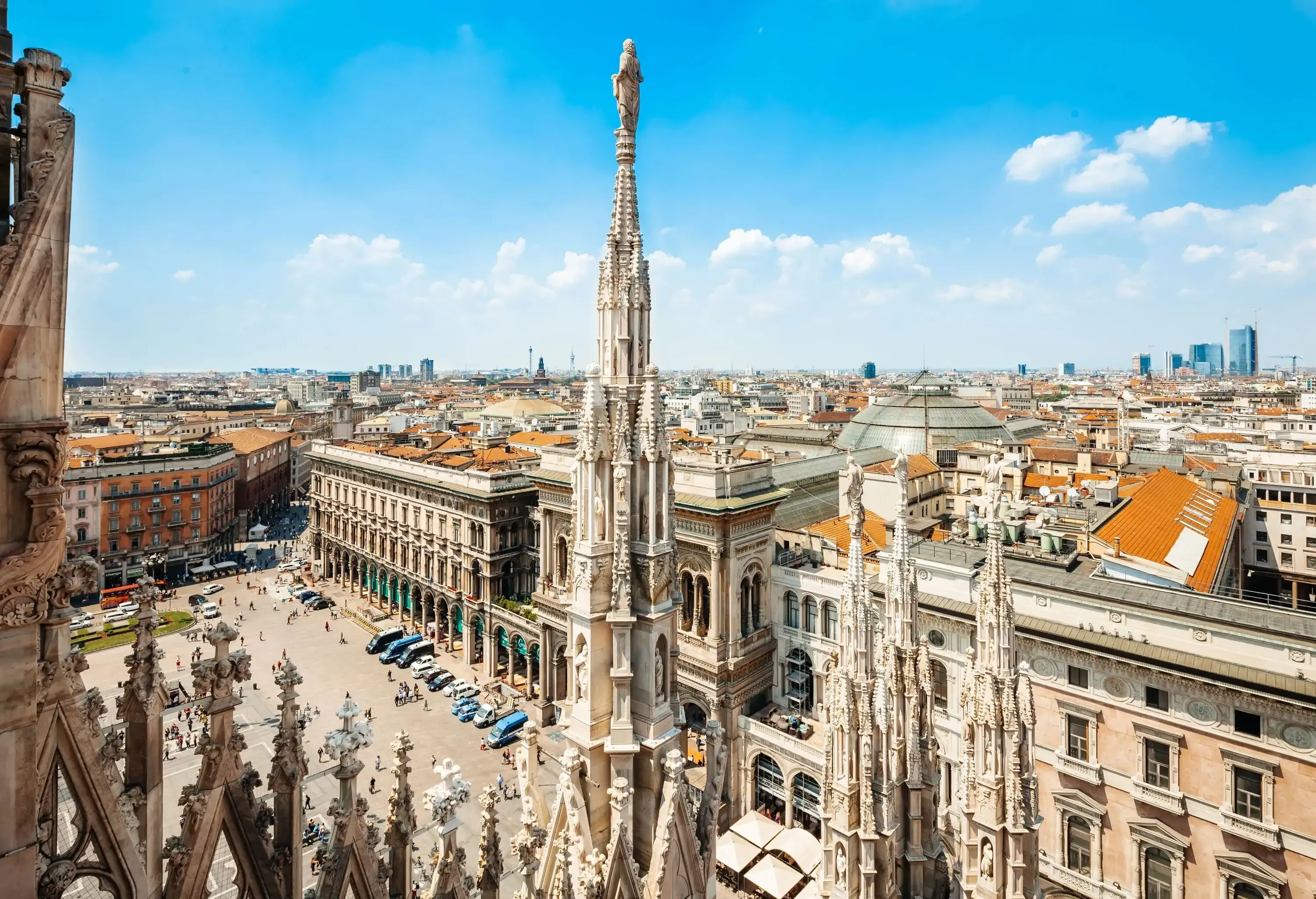 Aerial view of the Piazza del Duomo with Galleria Vittorio Emanuele II in Milan, Italy.