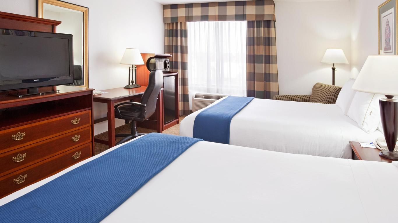 Holiday Inn Express & Suites Alliance