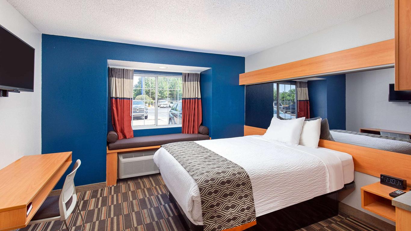 Microtel Inn & Suites by Wyndham Cordova/Memphis/By Wolfchas