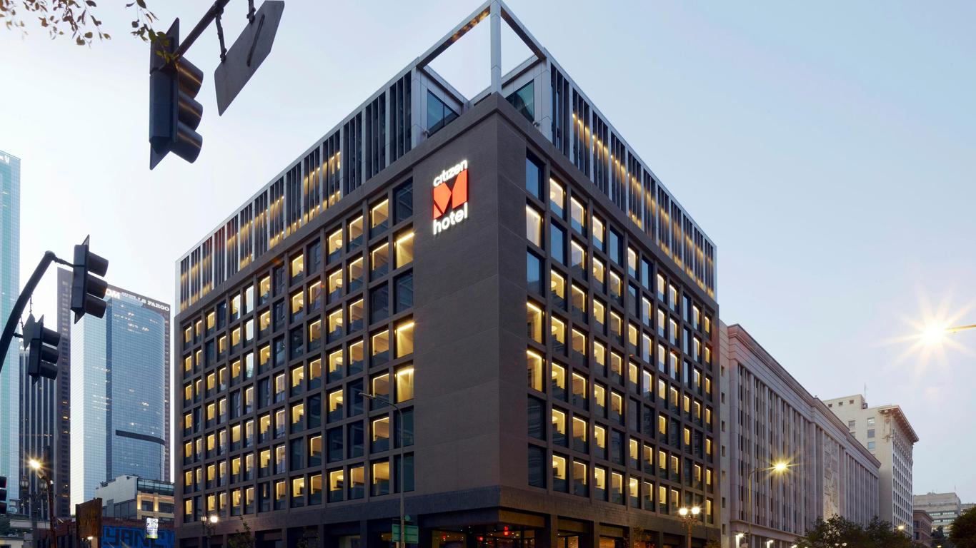 citizenM Los Angeles Downtown