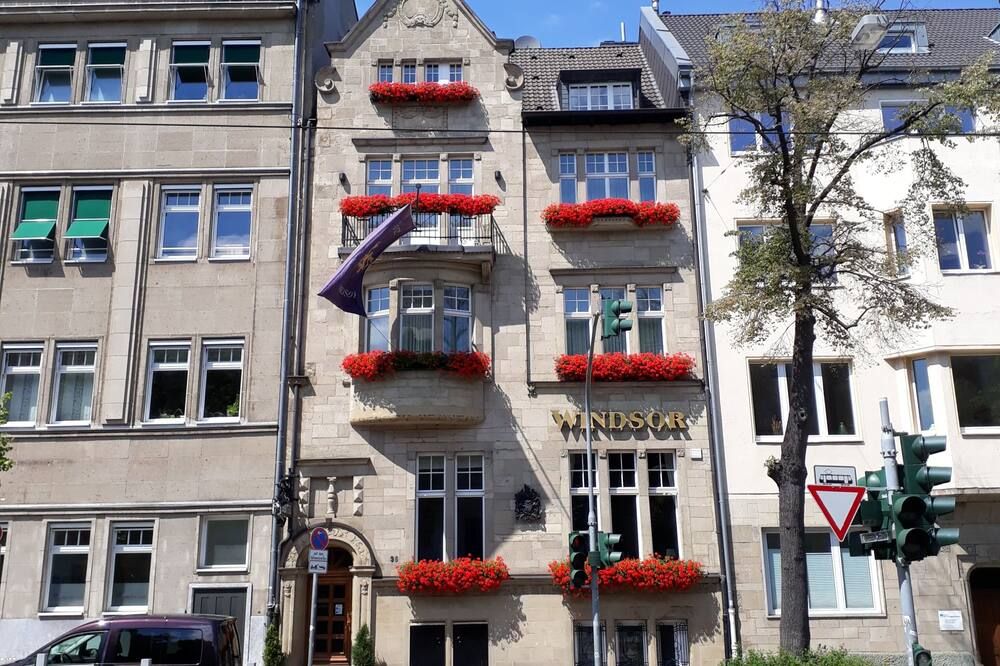 Gebäude