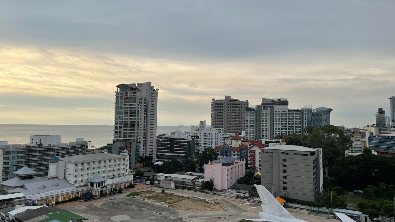 Pattaya Discovery Beach Hotel - Sha Extra Plus