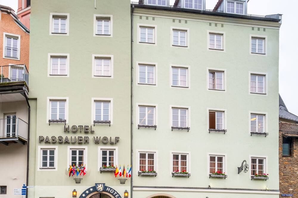Gebäude