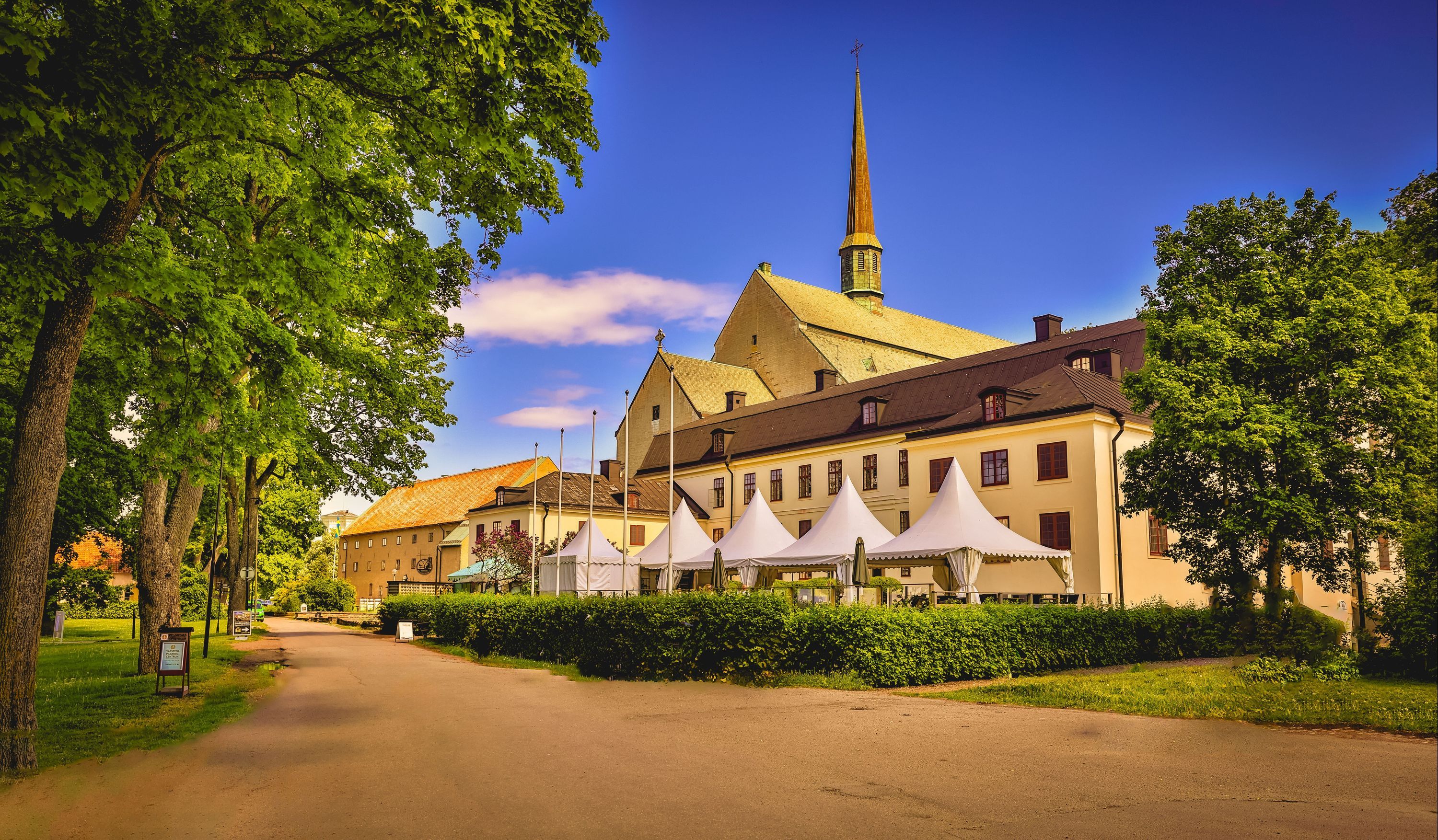 Gebäude