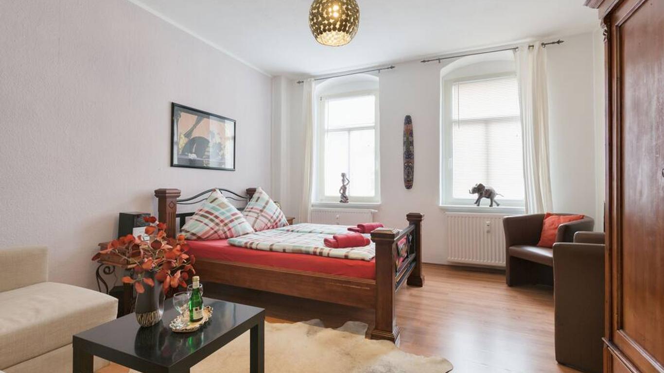 Ferienwohnung Residenz bis 6 Gäste , Ferienwohnung Dresden bis 4 Gäste, Ferienwohnung Elbflorenz bis 2 Gäste