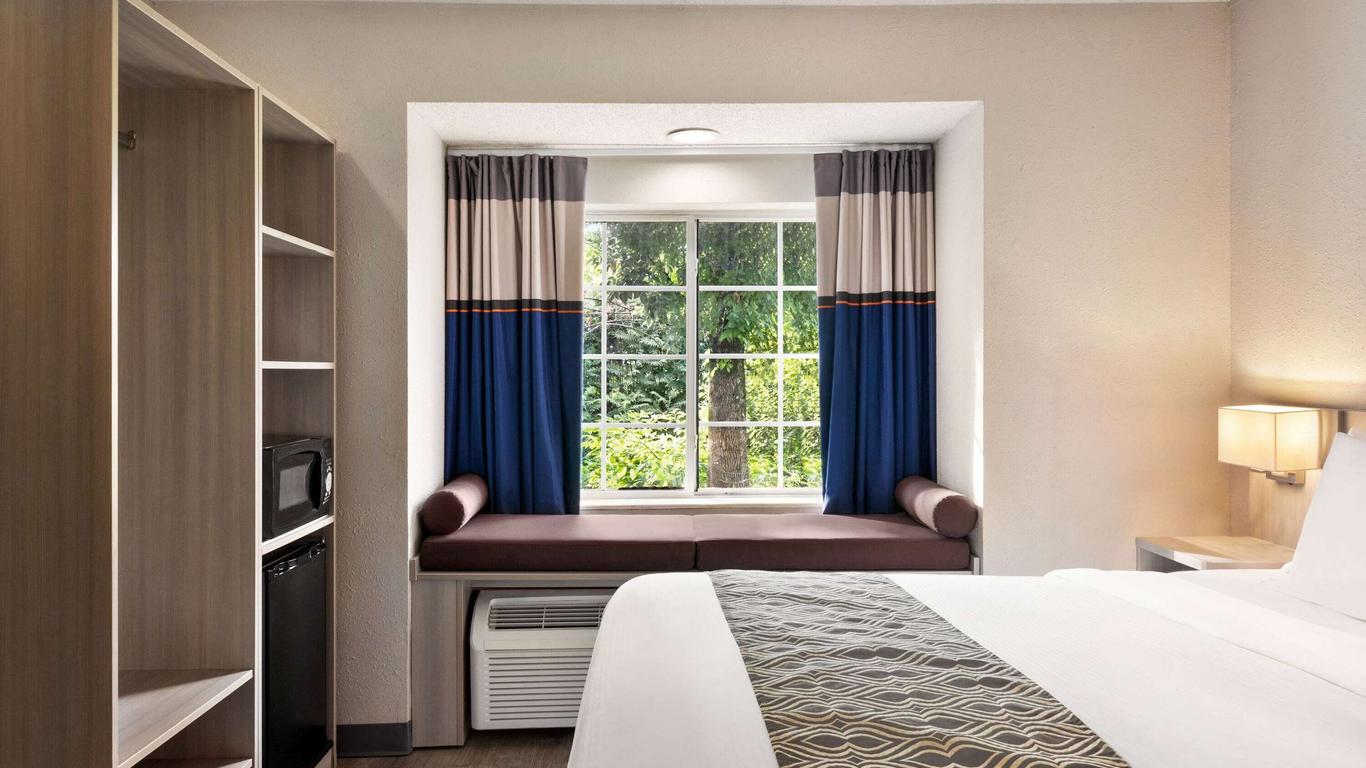 Microtel Inn & Suites by Wyndham Florence/Cincinnati Airport