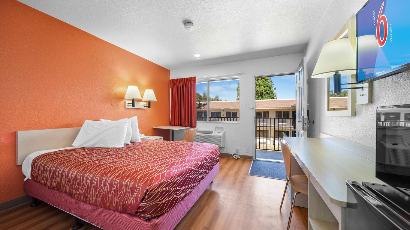 Motel 6 Big Bear