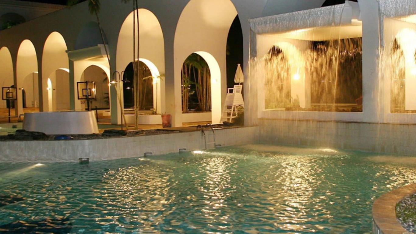 Tropical Executive Hotel