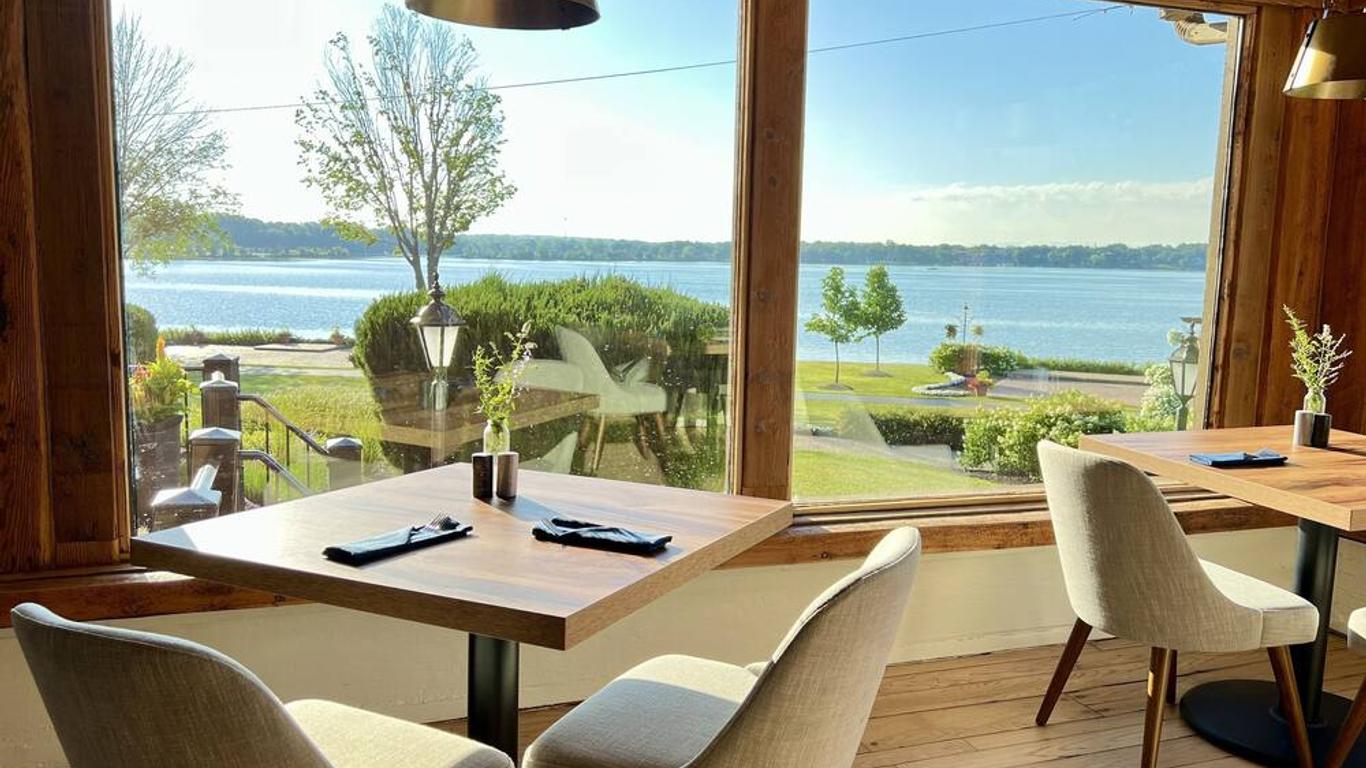 Lake Lawn Resort