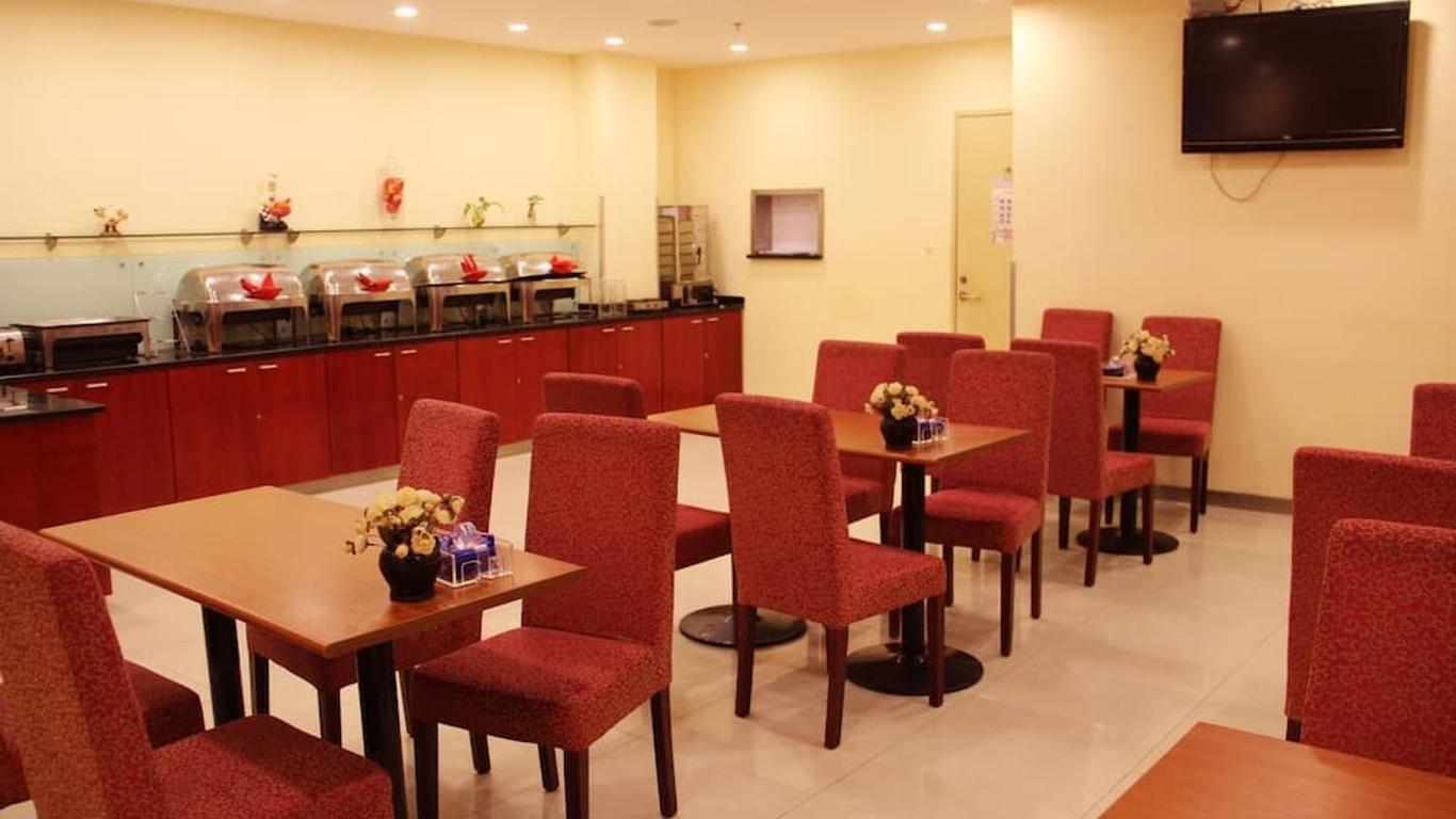 Hanting Express Qidong Jianghai Middle Road