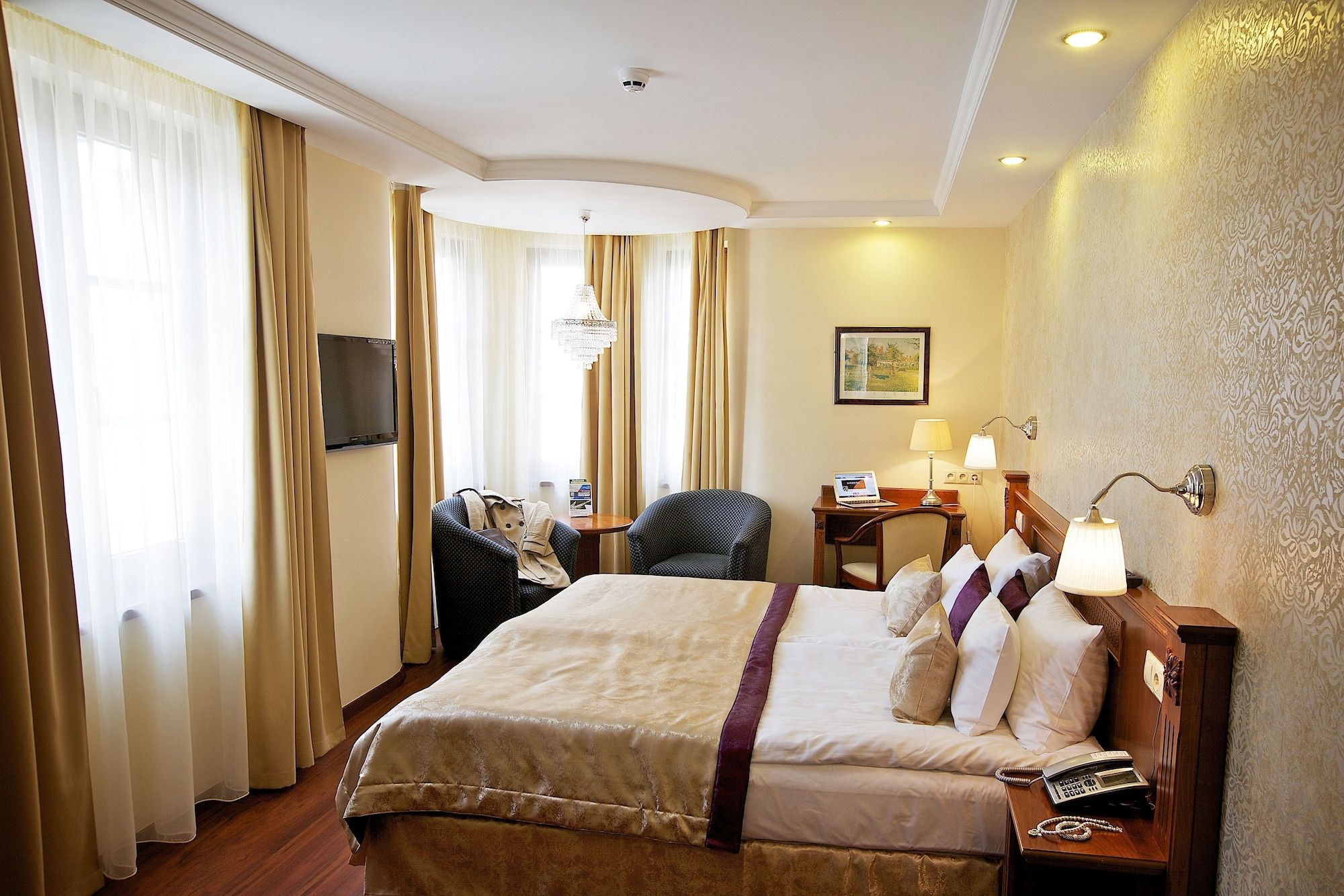 Sonstige