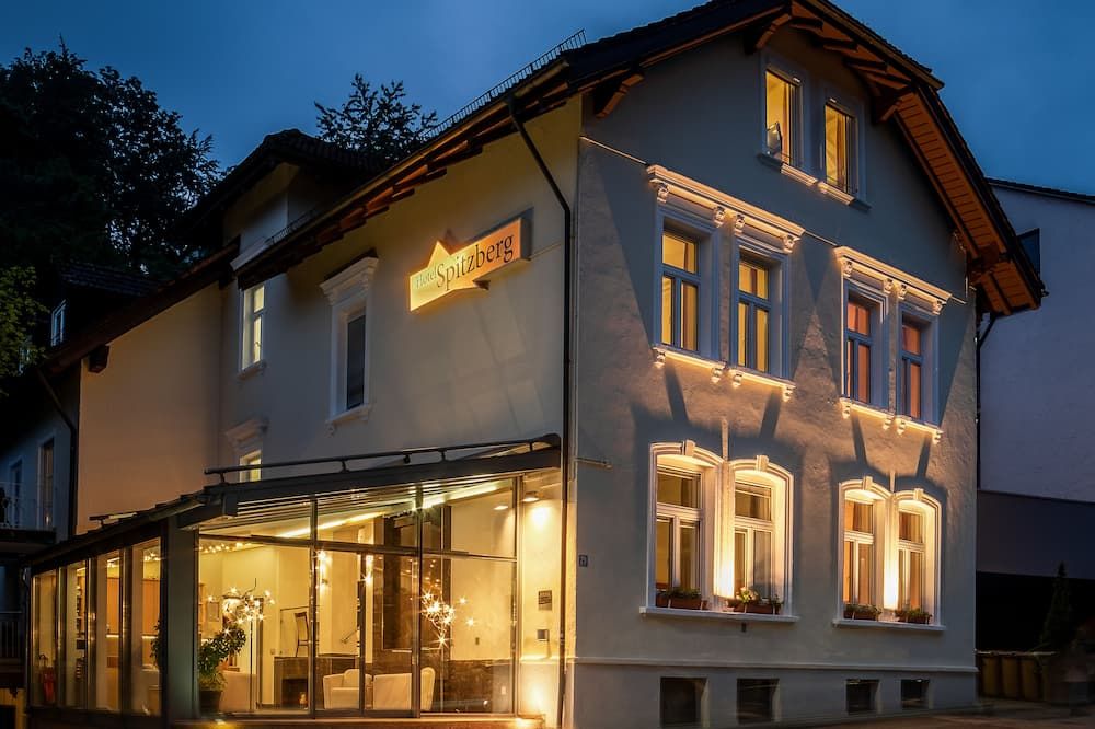 Gebäude