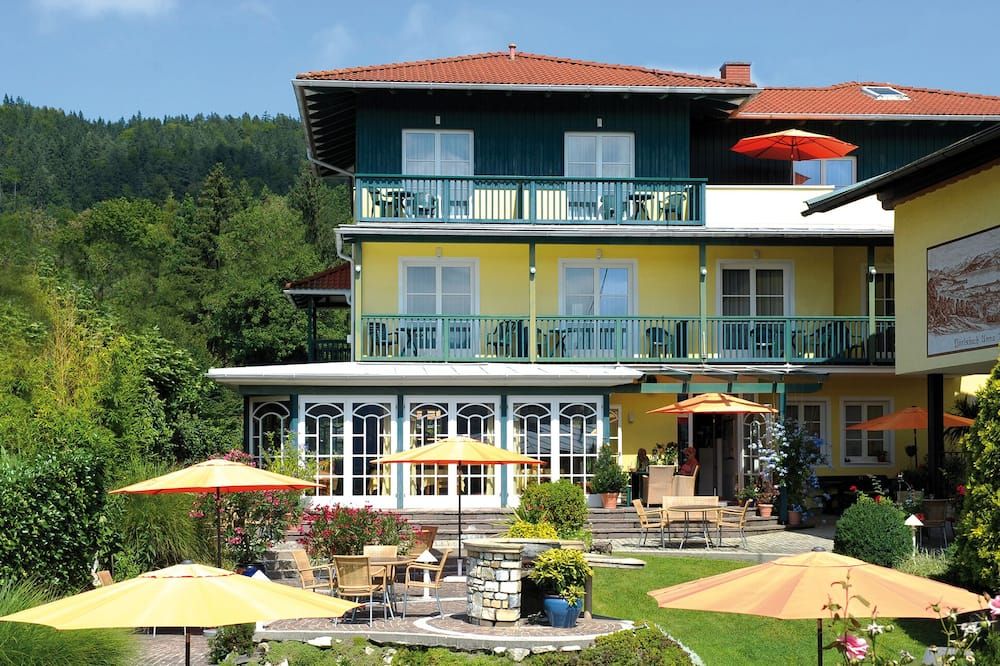 Gebäude