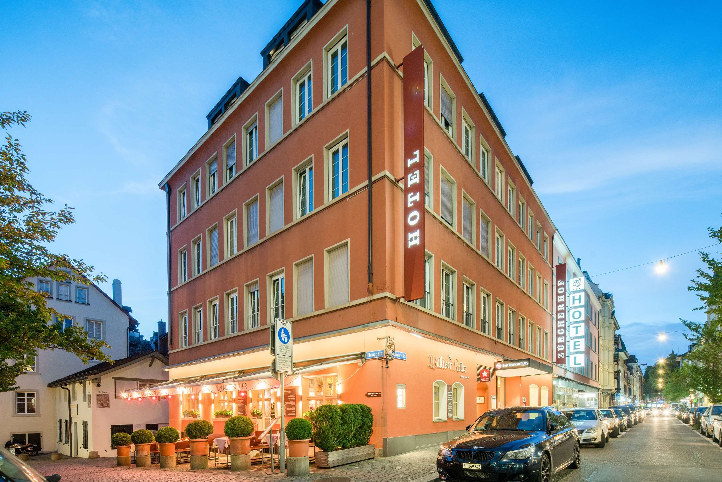 Gebäude