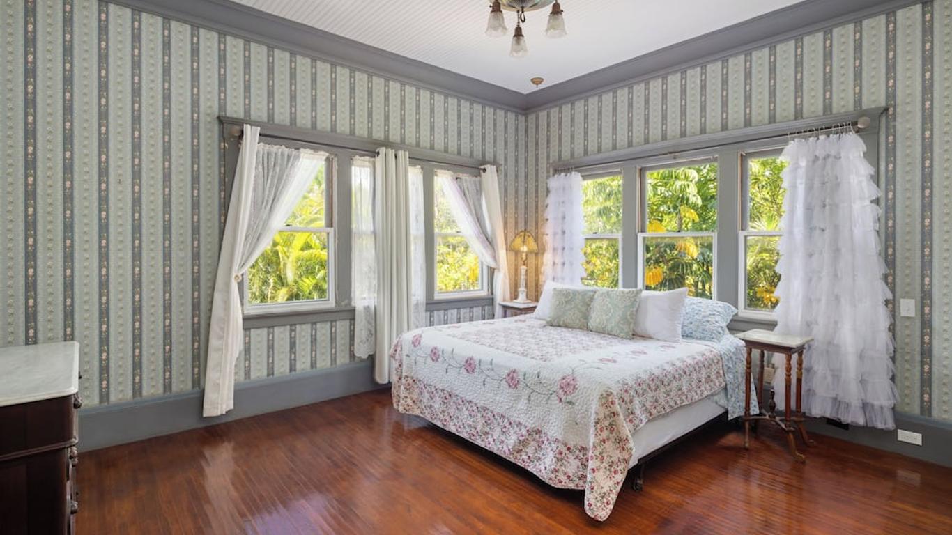 Manoa Valley Inn