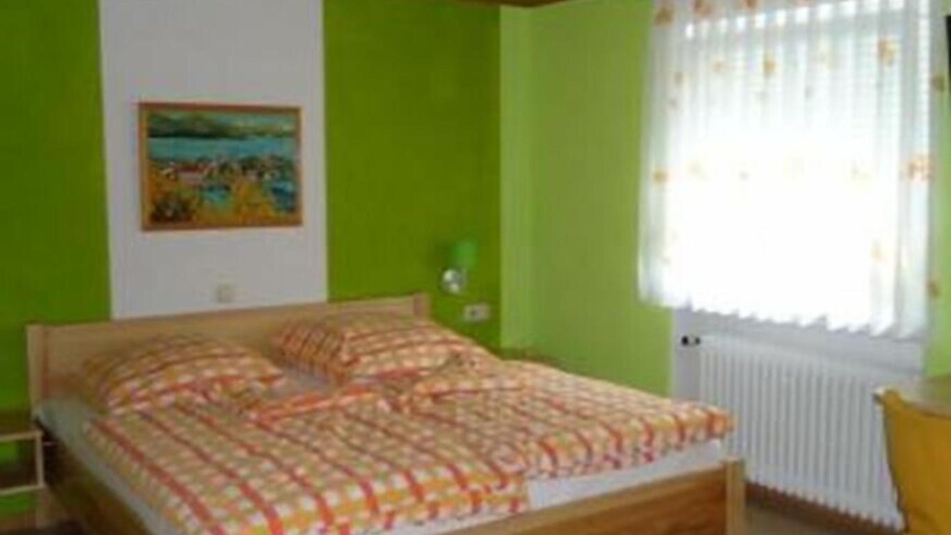 Lisas Welt, Gasthaus & Pension