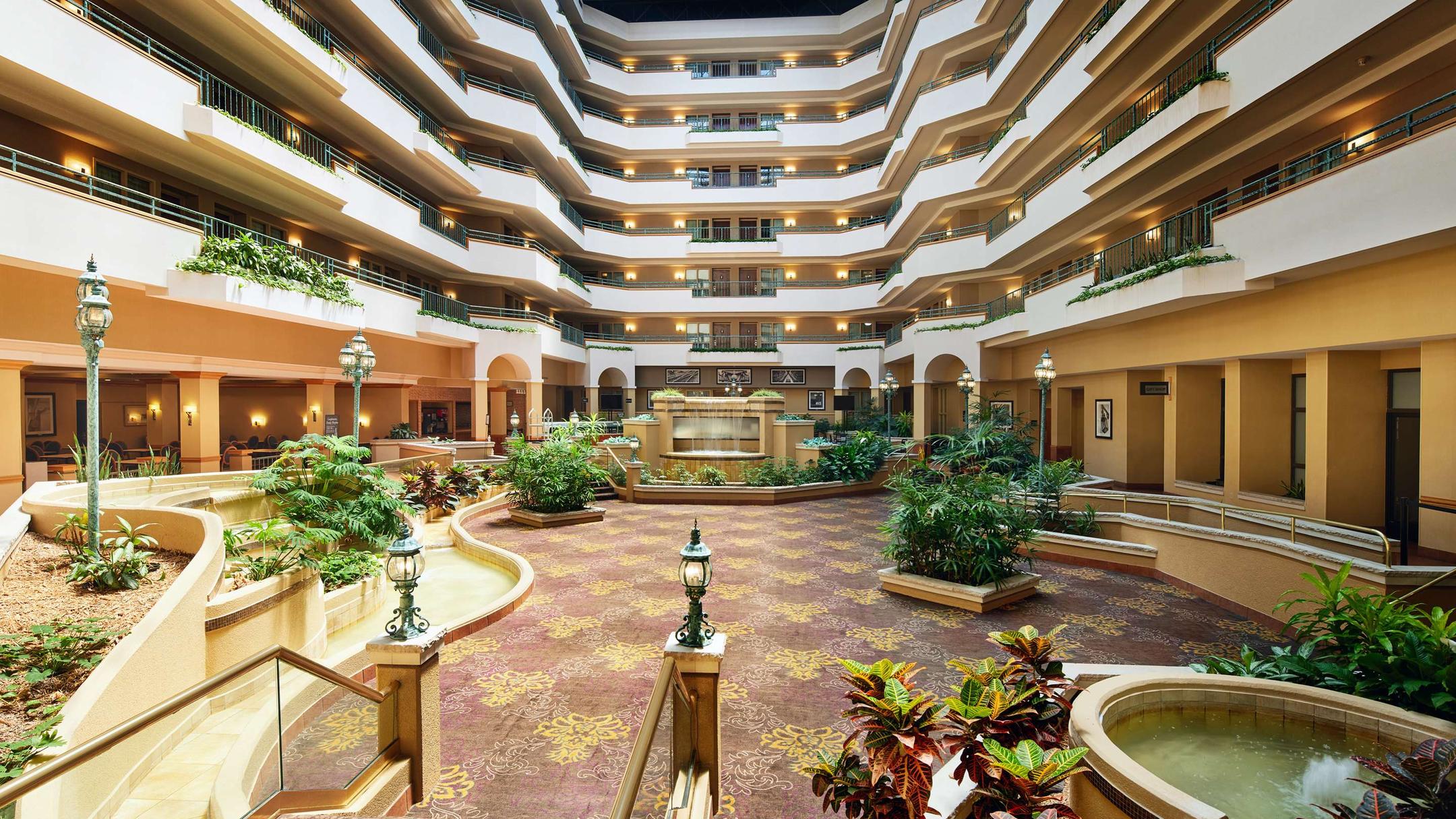 Embassy Suites by Hilton Greensboro Airport ab 96 €. Hotels in