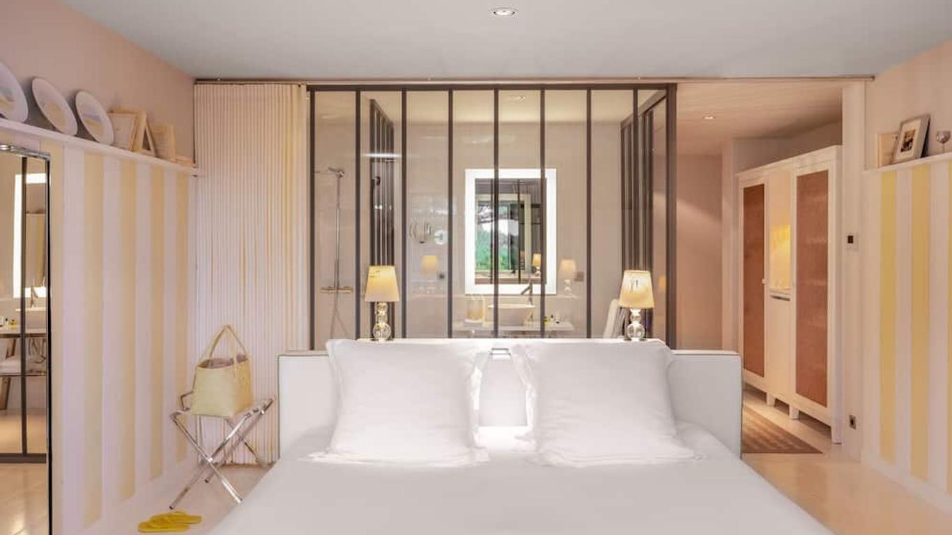 Hotel La Co(o)Rniche