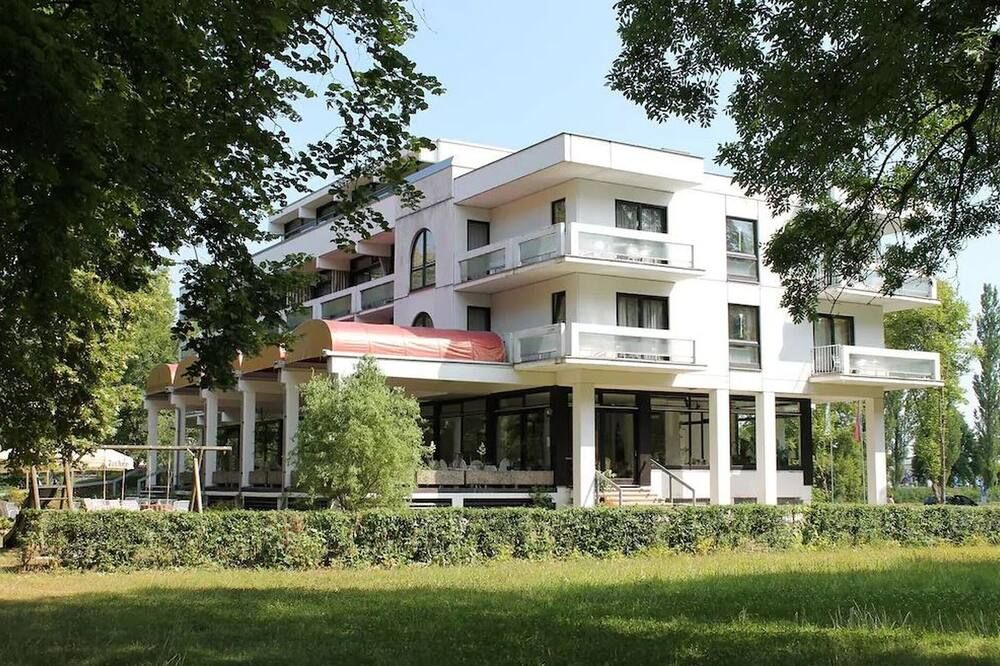 Gebäude