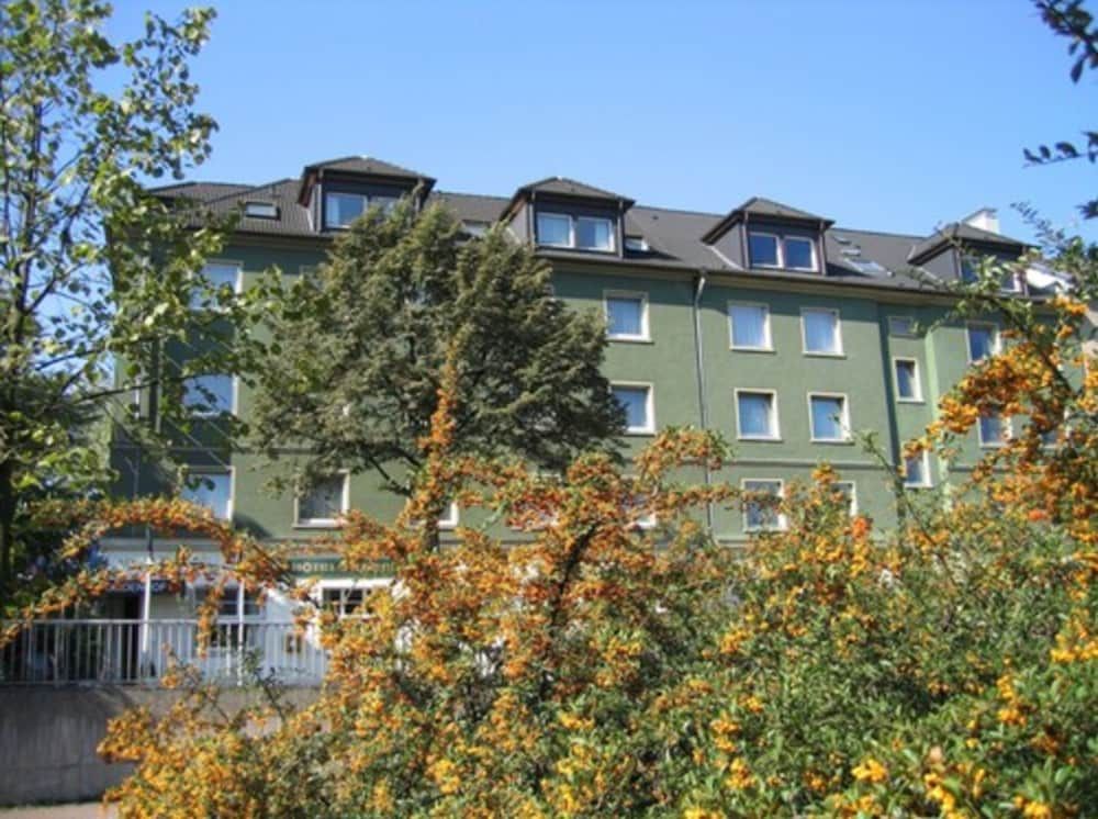Gebäude