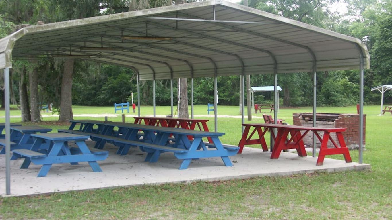 Deerwood Inn and Madison Campground