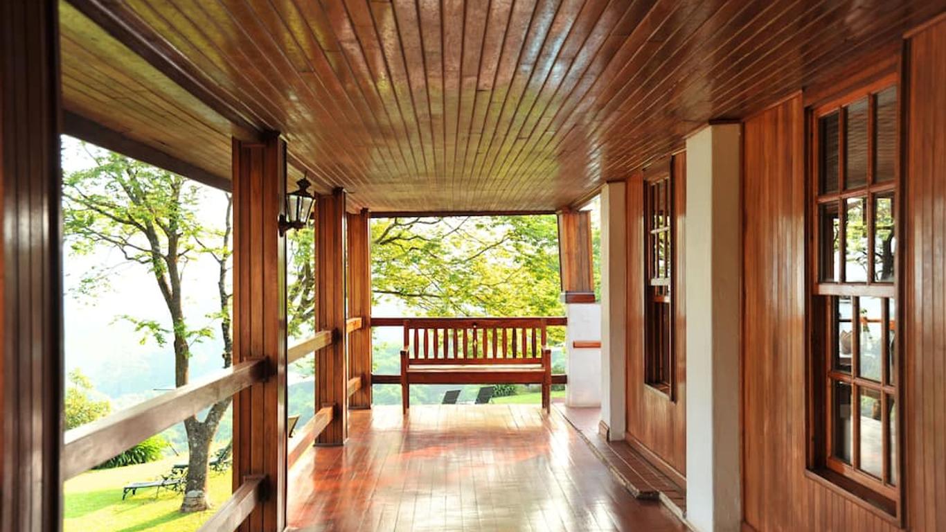 Coach House Hotel & Spa