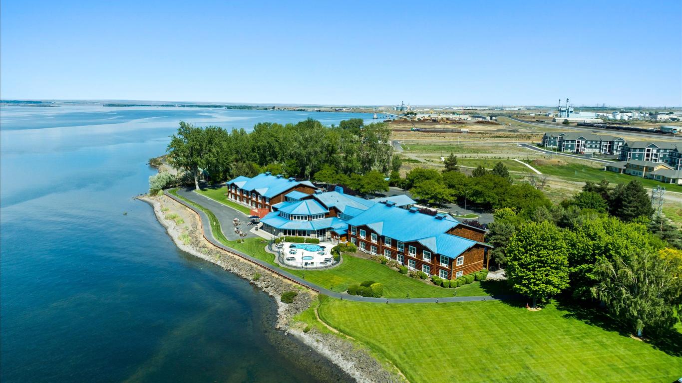 River Lodge and Cabins