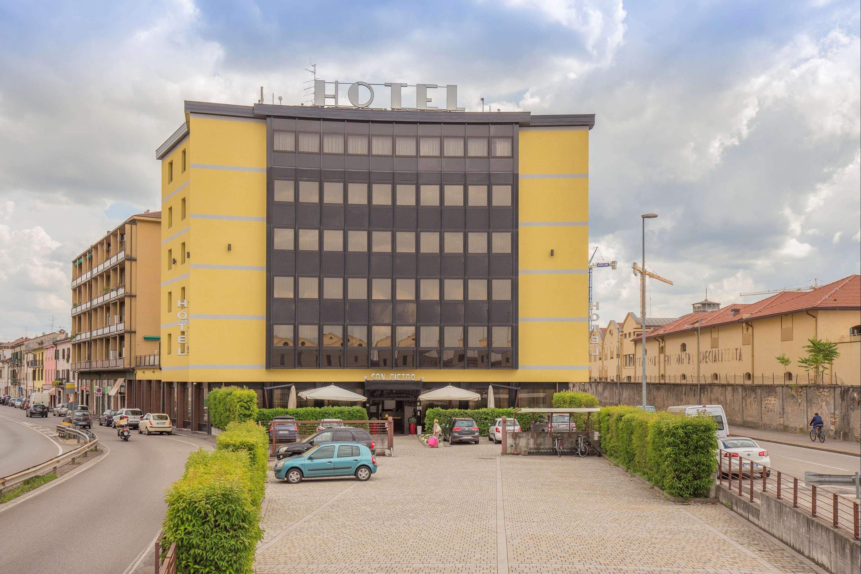 Gebäude