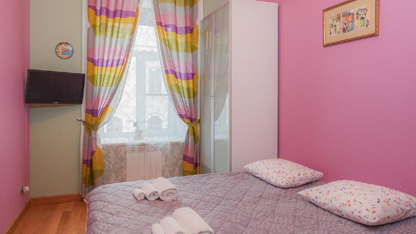 Italian Rooms and Apartments Pio on Mokhovaya 39