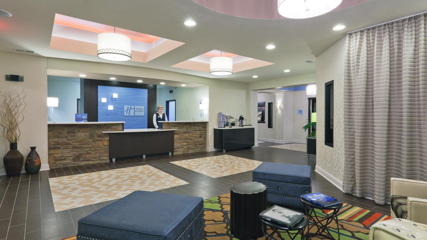 Holiday Inn Express Hotel & Suites Fulton, An IHG Hotel