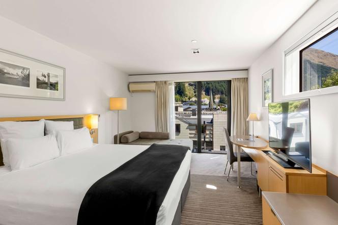 Novotel Queenstown Lakeside