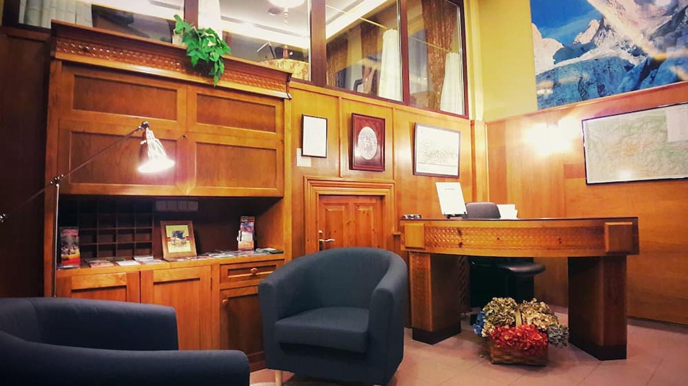 Hotel La Rivera
