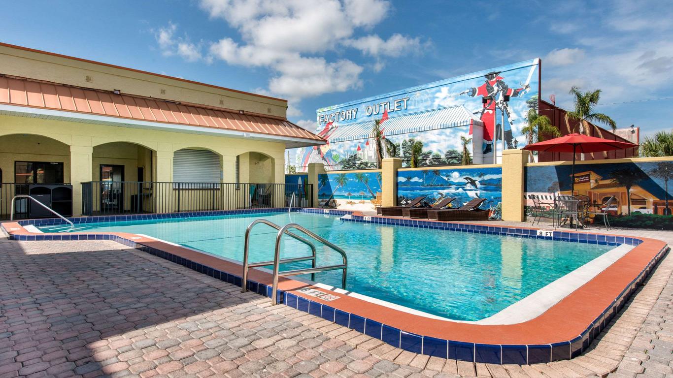 Clarion Inn & Suites Kissimmee-Lake Buena Vista South