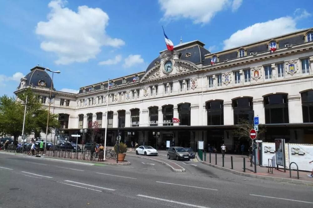 Gebäude