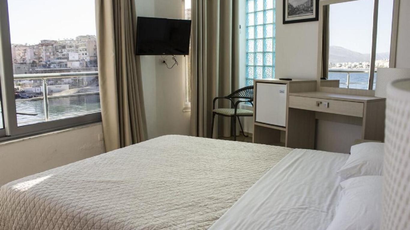 Hotel Titania