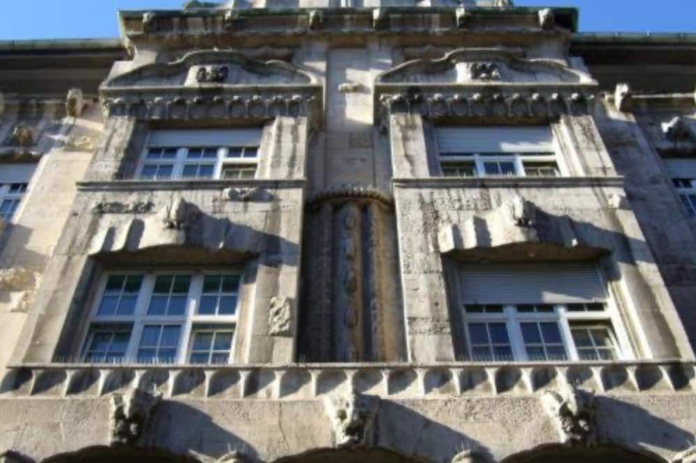 Gebäude