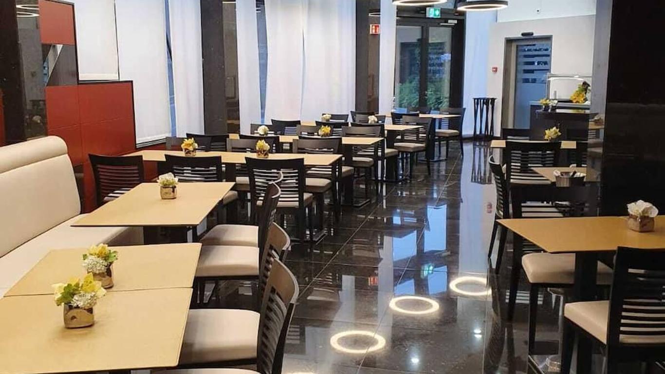 Nash Suites Airport Hotel