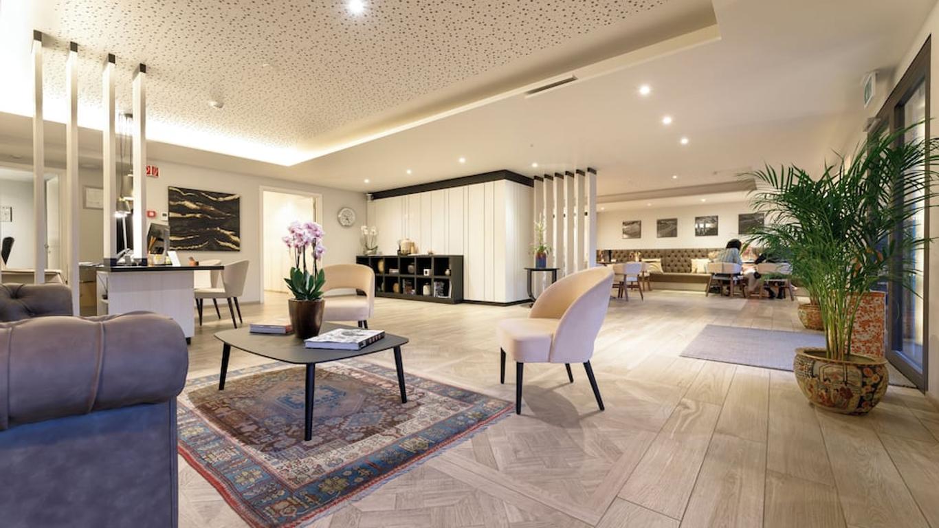 Ambassador Boutique Hotel