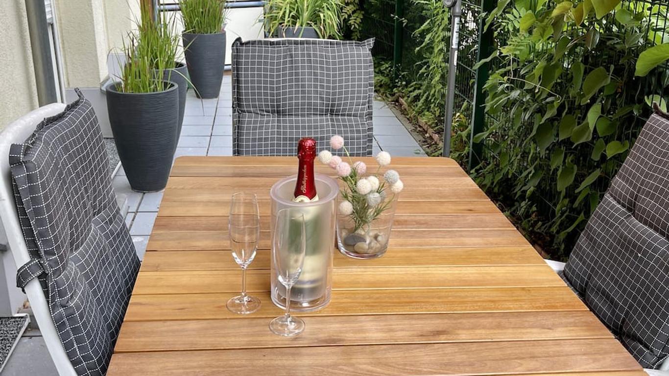 Sonnige Wohnung im Zentrum mit Terrasse u Tiefgarage - Netflix & Prime