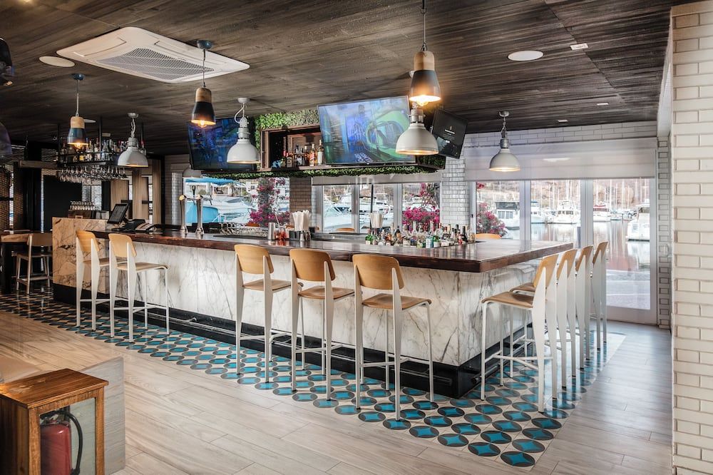 Bar