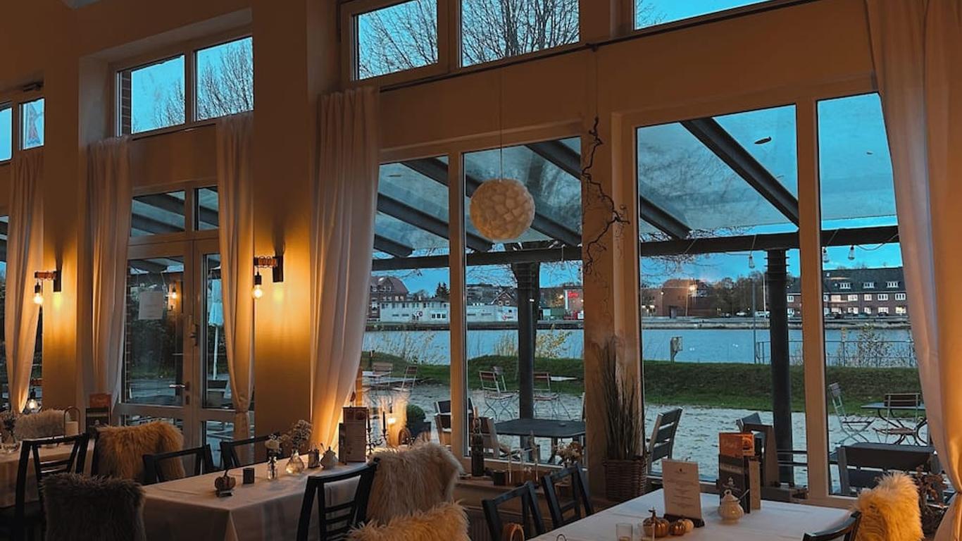 Kanal-Haus 'Das Gästehaus direkt am NOK'