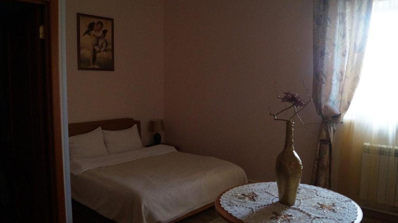 Mini Hotel Fleur