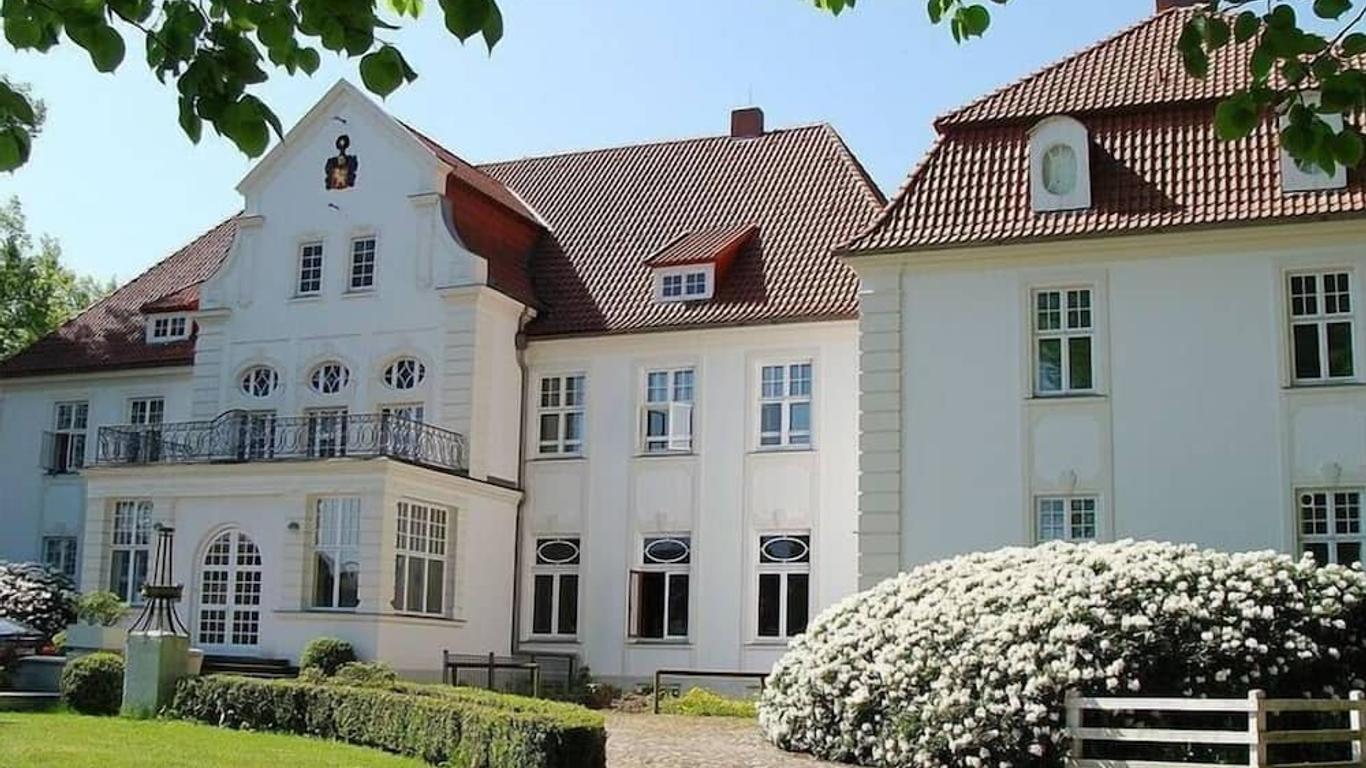 Schloss Badow