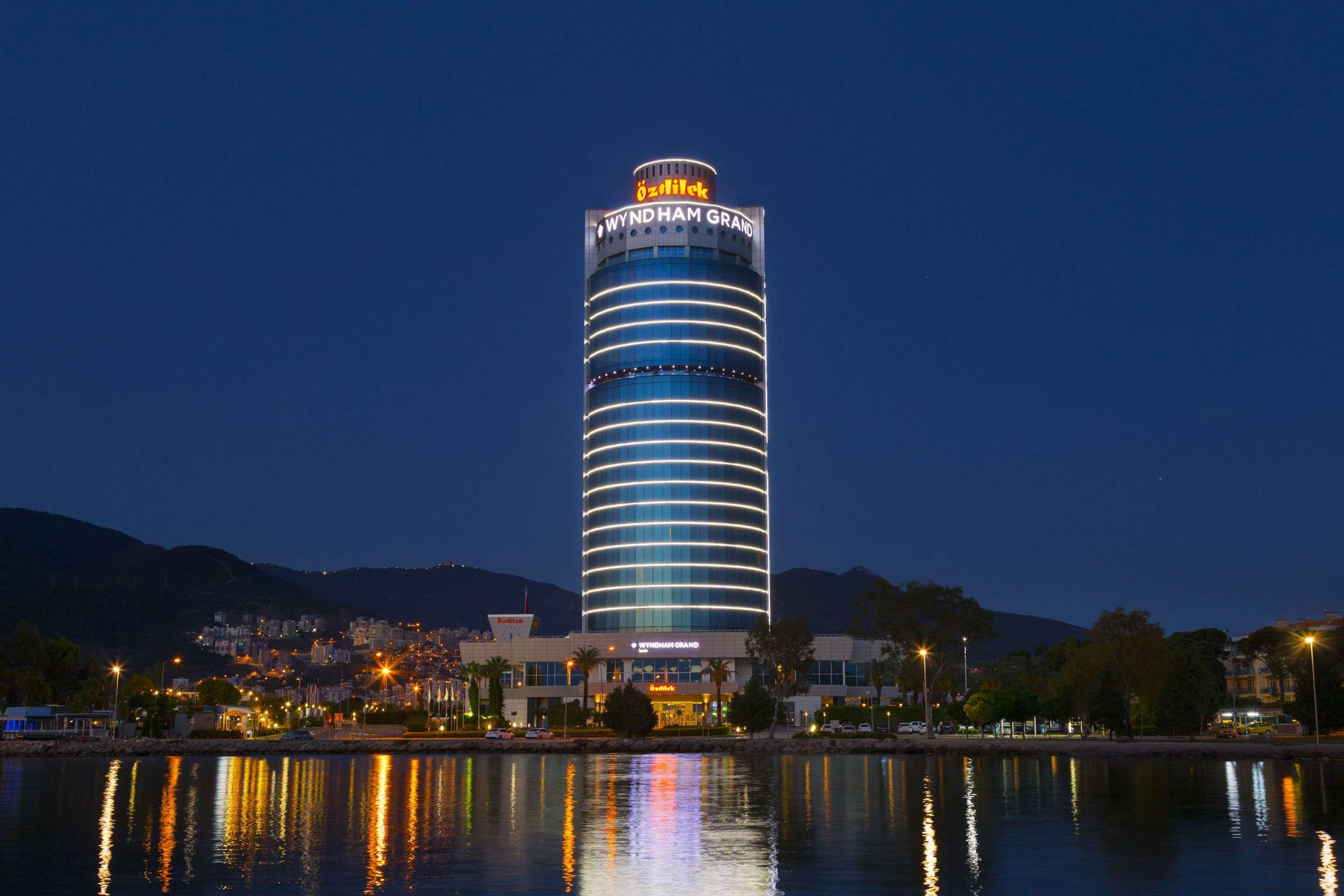 Gebäude